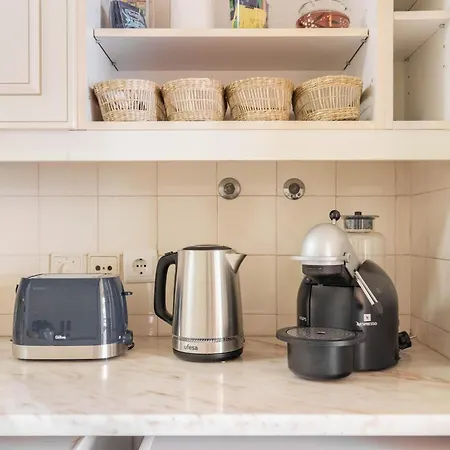 With Private Parking * Віавіа