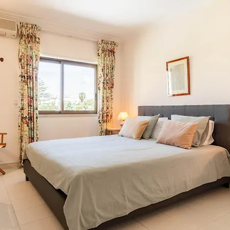 With Private Parking Apartment Cascais