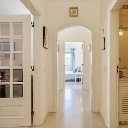 With Private Parking Apartment *