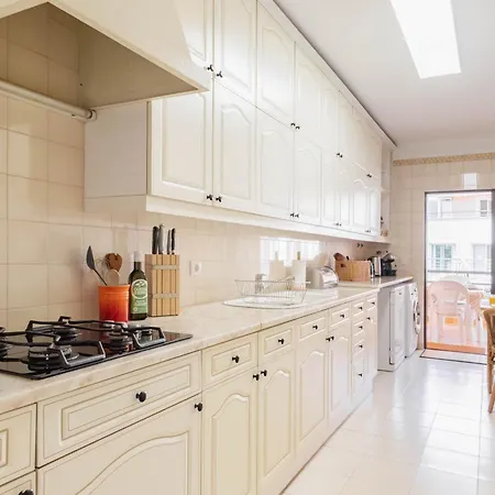 With Private Parking * Віавіа