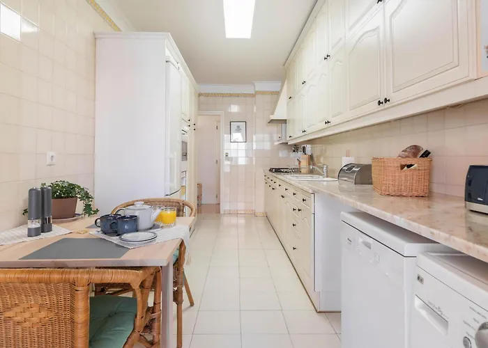 With Private Parking * Cascais