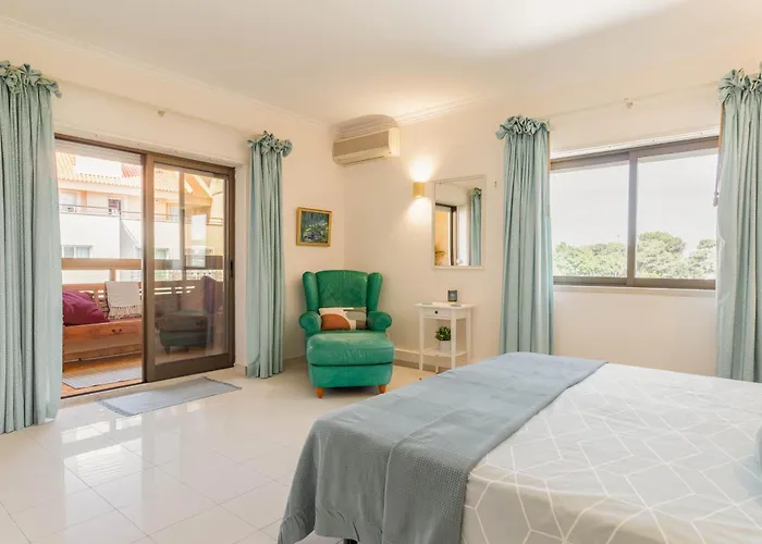With Private Parking Apartamento