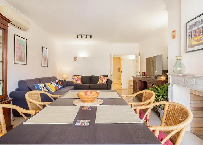 Apartamento With Private Parking Cascaes