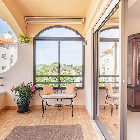 With Private Parking Apartamento