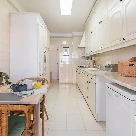 With Private Parking * Cascais